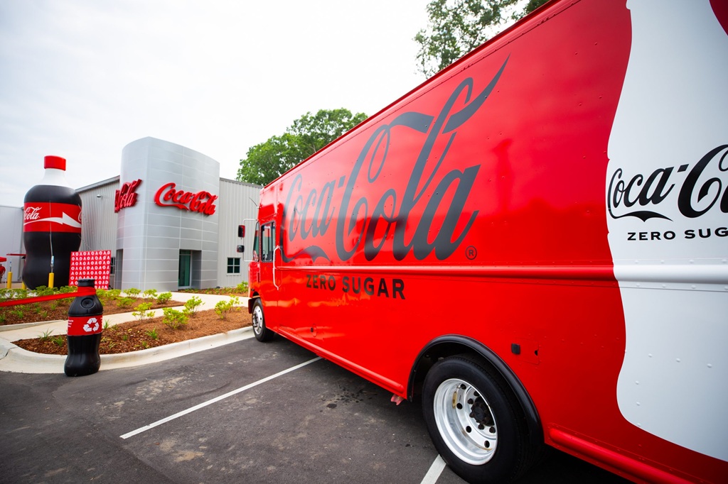 在动荡市场寻找稳健收益？Coca-Cola可口可乐可能是你最被忽视的长期金矿